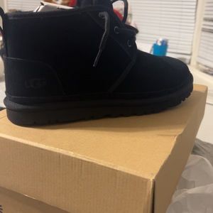 Black Uggs